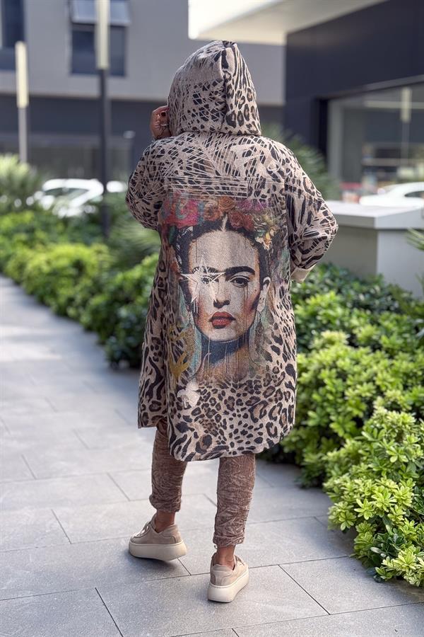 Frida Desenli Keçe Kumaş Önden Düğmeli Kapüşonlu Kaban Bej Renk