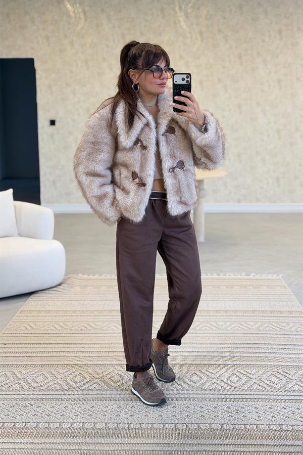 Geniş Yakalı Kısa Kürk Camel Renk