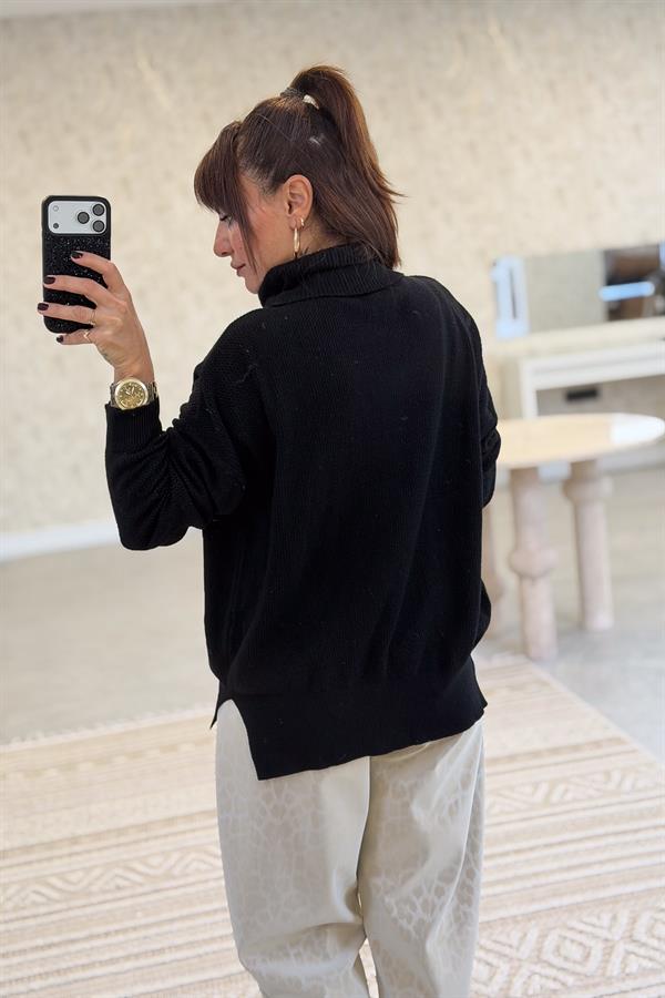 Gold Çiçek Baskılı Degaje Yaka Merserize Triko Siyah Renk