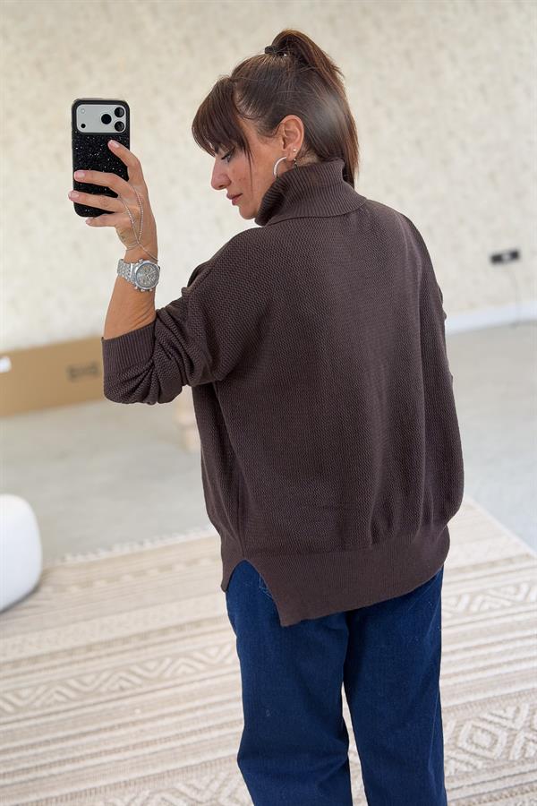 Gold Çiçek Baskılı Degaje Yaka Merserize Triko Kahverengi Renk