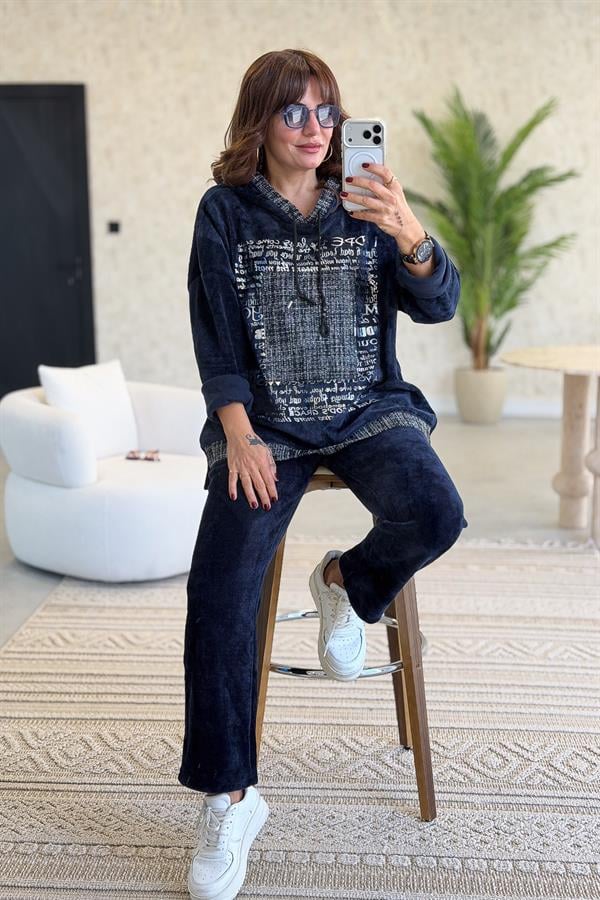 Gümüş Lak Baskılı Desenli Kapüşonlu Alt Üst Kadife Takım Lacivert Renk