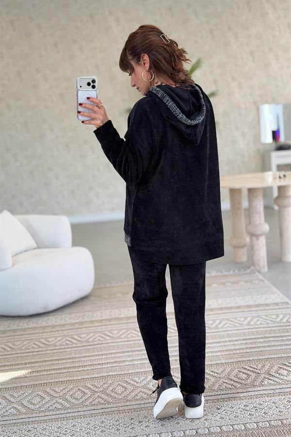 Gümüş Lak Baskılı Desenli Kapüşonlu Alt Üst Kadife Takım Siyah Renk