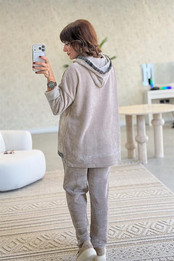 Gümüş Lak Baskılı Desenli Kapüşonlu Alt Üst Kadife Takım Vizon Renk