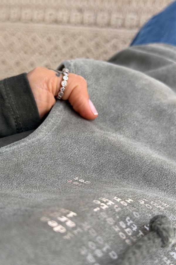 Gümüş Lak Baskılı Kapüşonlu Yıkamalı Sweet Haki Renk