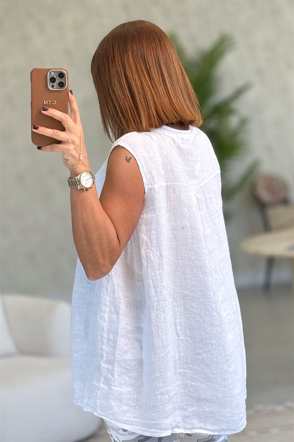 Hakim Yaka Tek Cepli 3 Düğmeli Kolsuz Keten Gömlek Beyaz Renk