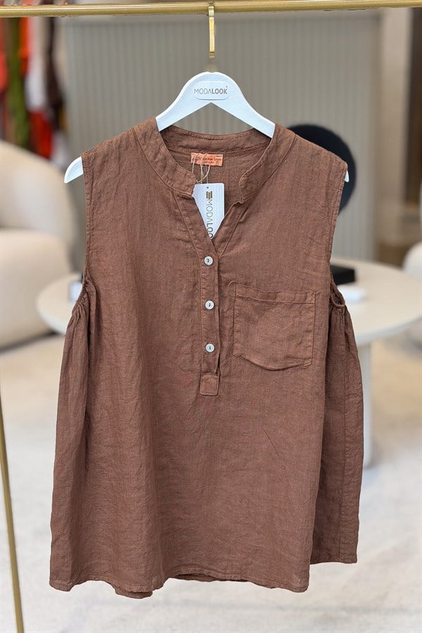 Hakim Yaka Tek Cepli 3 Düğmeli Kolsuz Keten Gömlek Kahverengi RenkGÖMLEK