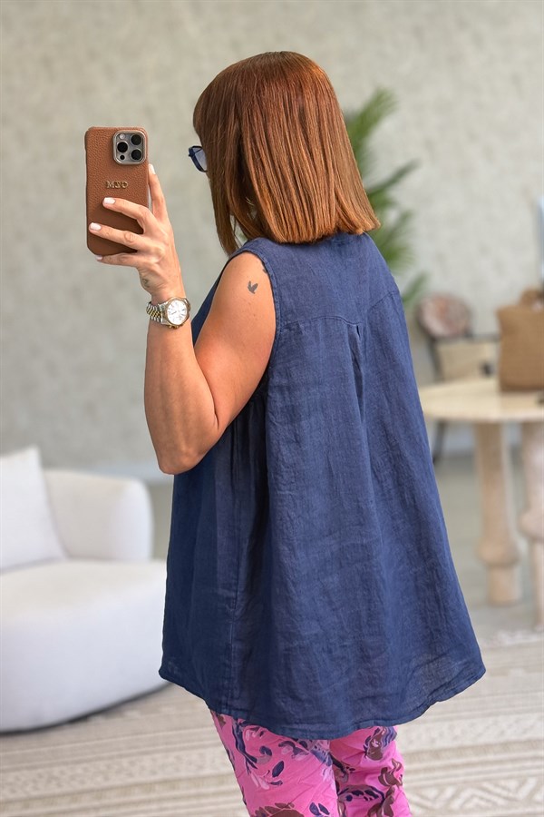 Hakim Yaka Tek Cepli 3 Düğmeli Kolsuz Keten Gömlek Lacivert Renk