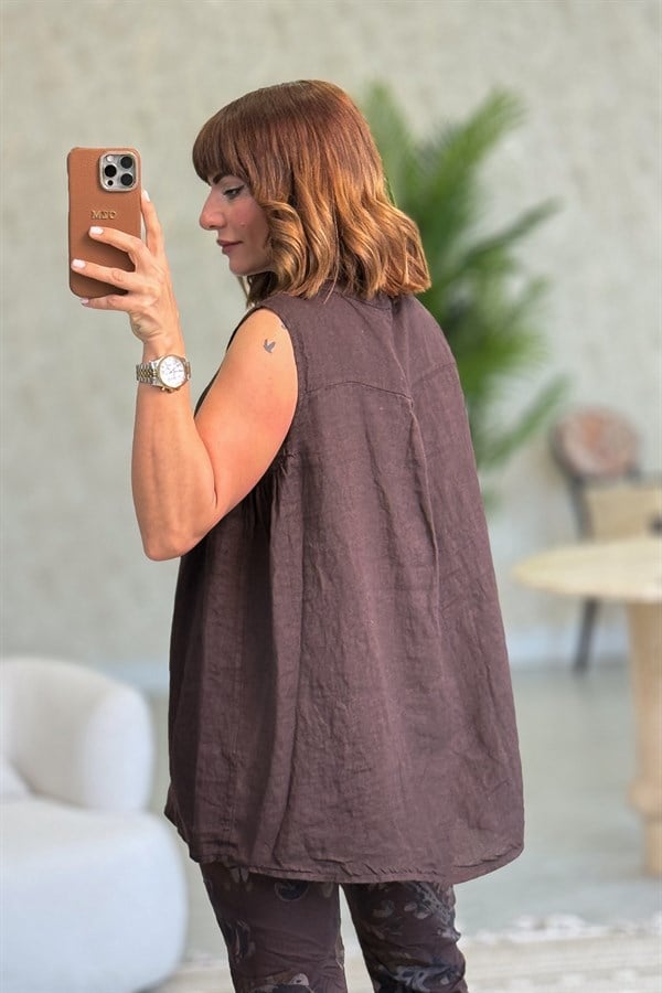 Hakim Yaka Tek Cepli 3 Düğmeli Kolsuz Keten Gömlek Acı Kahve Renk