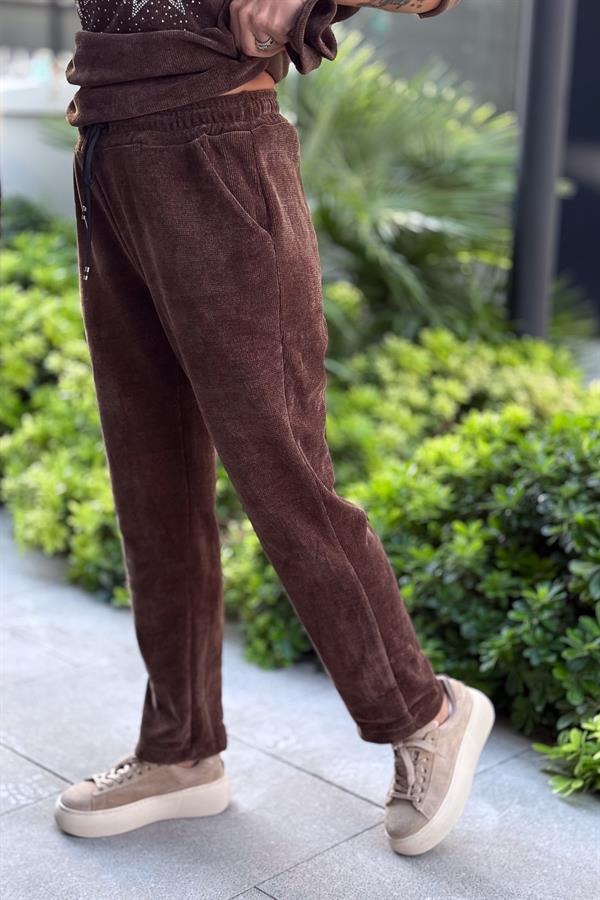 Havuç Paça Beli Lastikli Düz Basic Kadife Eşorfman Altı Kahverengi Renk