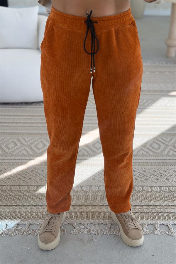 Havuç Paça Beli Lastikli Düz Basic Kadife Eşorfman Altı Kiremit Renk