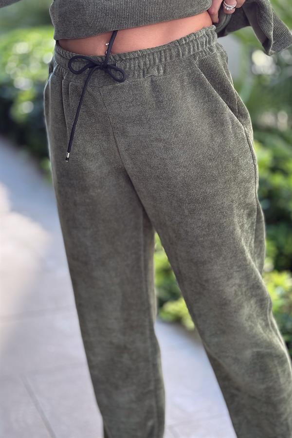 Havuç Paça Beli Lastikli Düz Basic Kadife Eşorfman Altı Haki Renk