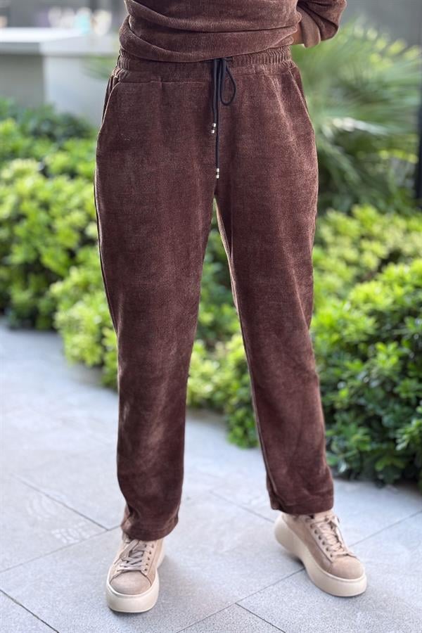 Havuç Paça Beli Lastikli Düz Basic Kadife Eşorfman Altı Kahverengi Renk