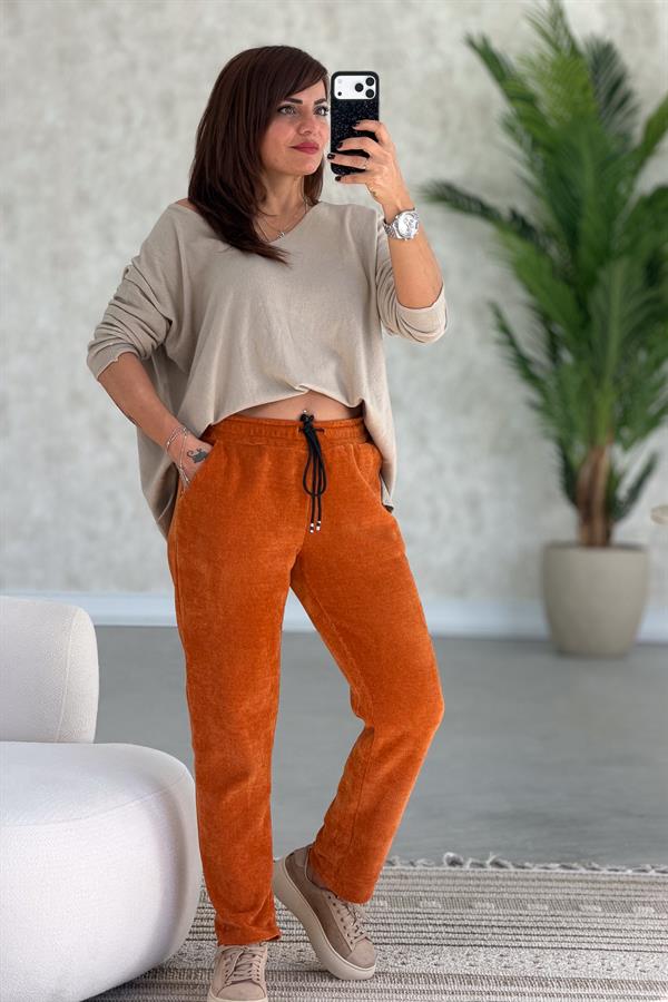 Havuç Paça Beli Lastikli Düz Basic Kadife Eşorfman Altı Kiremit Renk