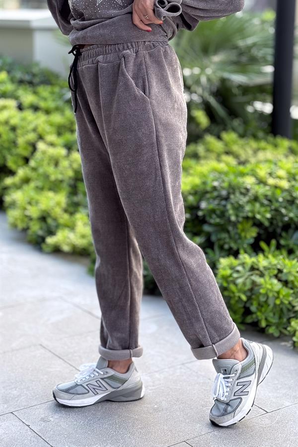 Havuç Paça Beli Lastikli Düz Basic Kadife Eşorfman Altı Gri Renk