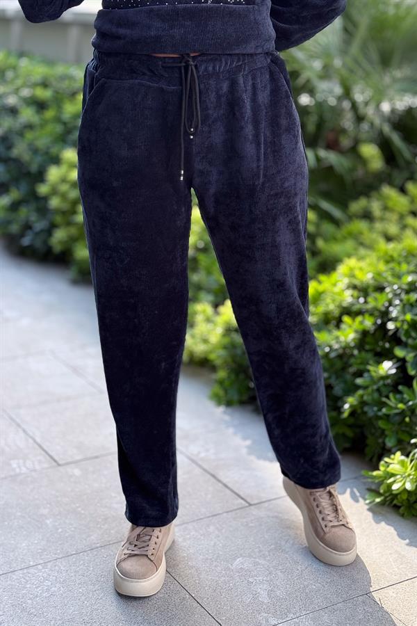 Havuç Paça Beli Lastikli Düz Basic Kadife Eşorfman Altı Lacivert Renk