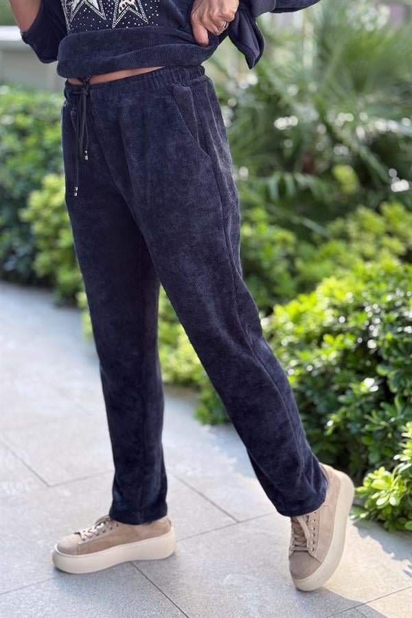 Havuç Paça Beli Lastikli Düz Basic Kadife Eşorfman Altı Lacivert Renk