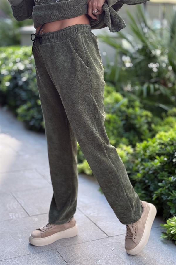 Havuç Paça Beli Lastikli Düz Basic Kadife Eşorfman Altı Haki Renk