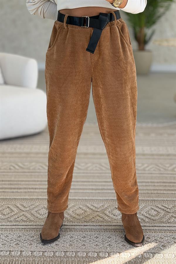 Havuç Paça Fitilli Siyah Kemerli Kadife Pantolon Camel Renk