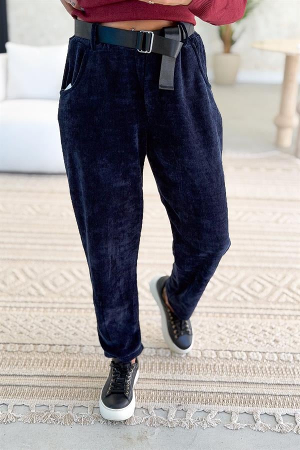 Havuç Paça Fitilli Siyah Kemerli Kadife Pantolon Lacivert Renk