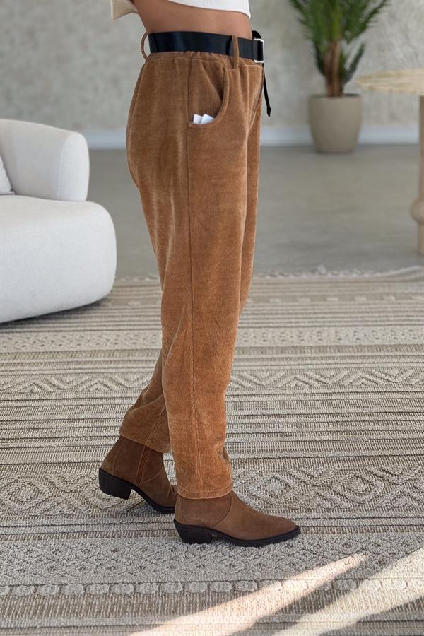 Havuç Paça Fitilli Siyah Kemerli Kadife Pantolon Camel Renk