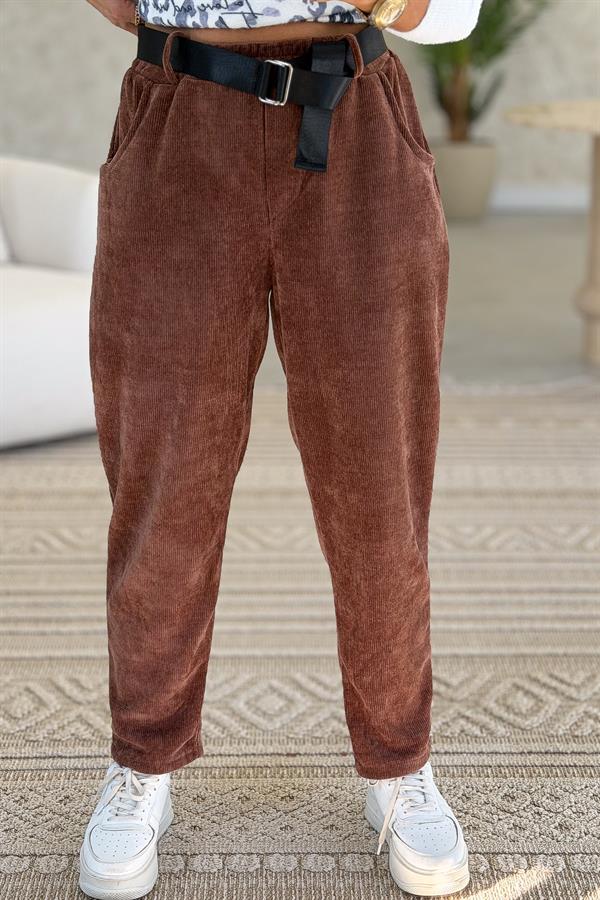 Havuç Paça Fitilli Siyah Kemerli Kadife Pantolon Kızılkahve Renk
