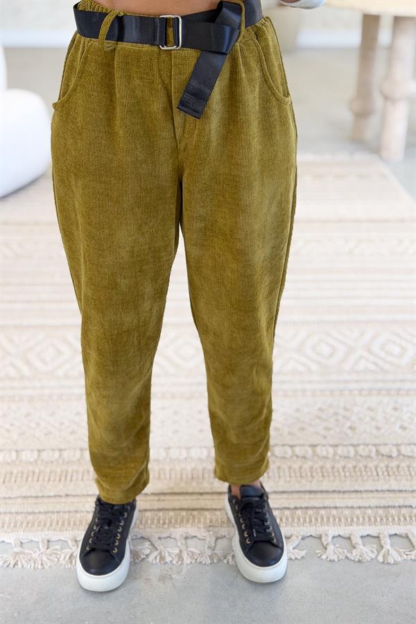 Havuç Paça Fitilli Siyah Kemerli Kadife Pantolon Küf Sarı Renk