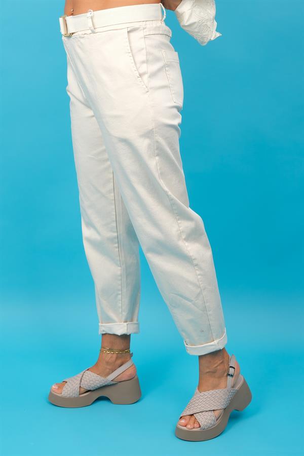 Havuç Paça Kemer Detaylı Likralı Pamuklu Tensel Pantolon Krem Renk