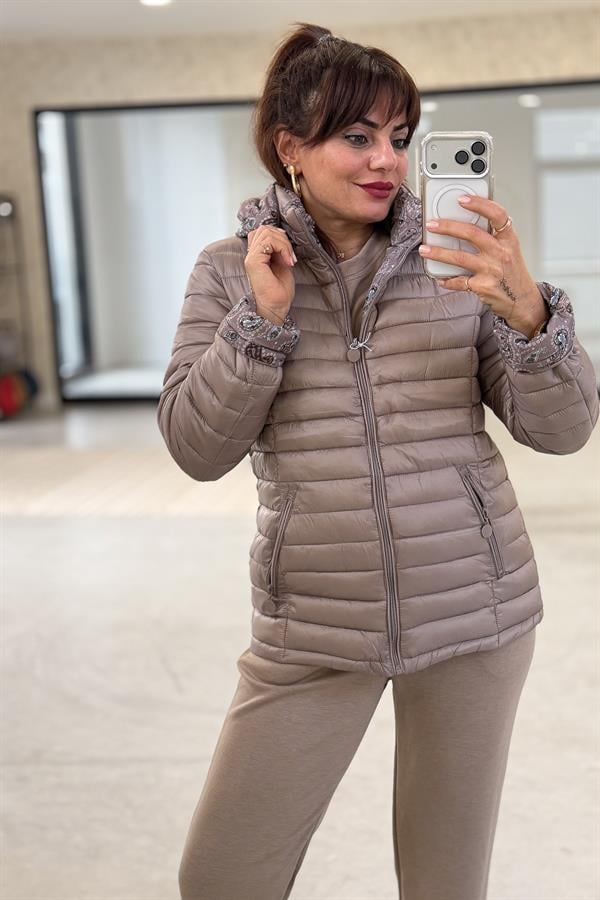 İçi Şal Desenli Çift Taraflı Kullanılan Mont Vizon Renk