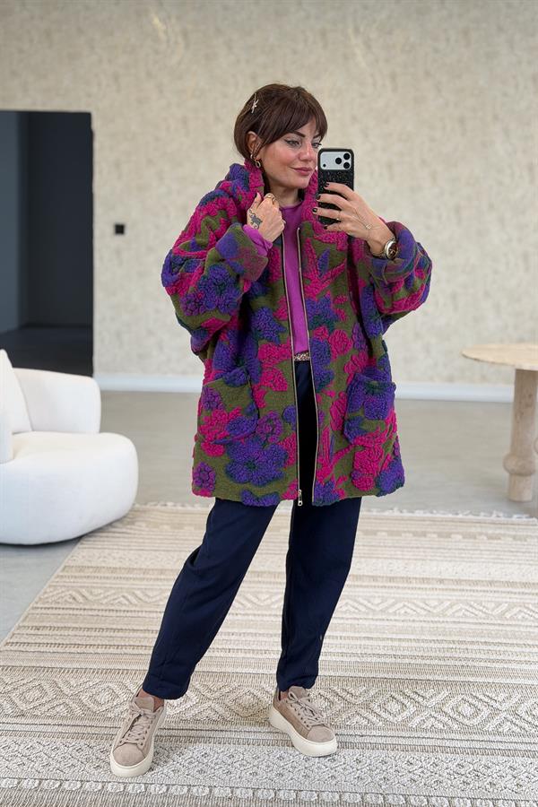 İri Çiçek Kabartmalı Keçe Kaban Fıstık Yeşil Renk