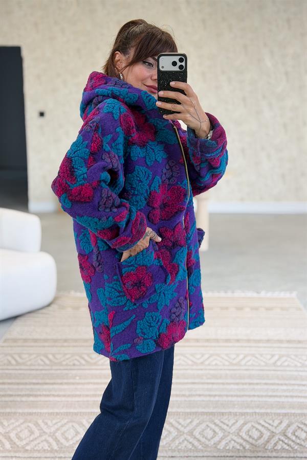 İri Çiçek Kabartmalı Keçe Kaban Mor Renk