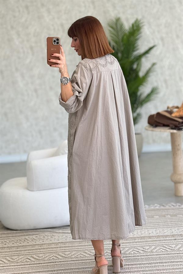 Kabartma Çiçekli Pamuklu Gömlek Elbise Vizon Renk