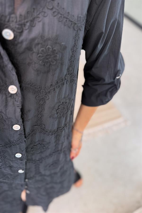 Kabartma Çiçekli Pamuklu Gömlek Elbise Siyah Renk