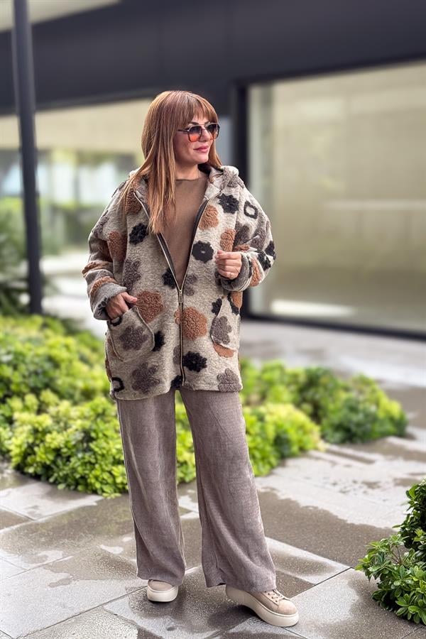 Kabartmalı Çiçek Detaylı Keçe Kaban Bej Renk