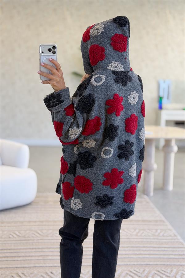 Kabartmalı Çiçek Detaylı Keçe Kaban Gri Renk