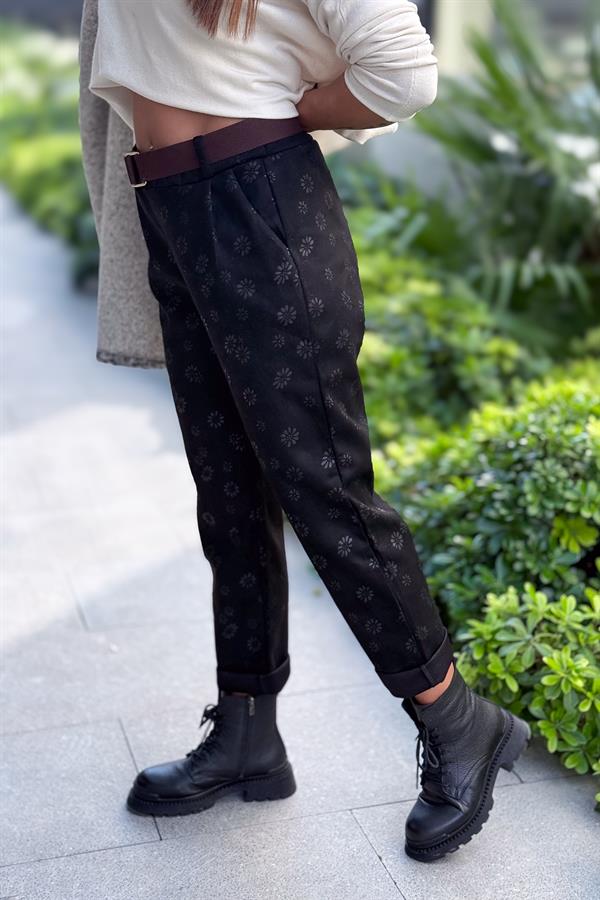 Kahve Kemerli Papatya Baskılı Güderi Pantolon Siyah Renk