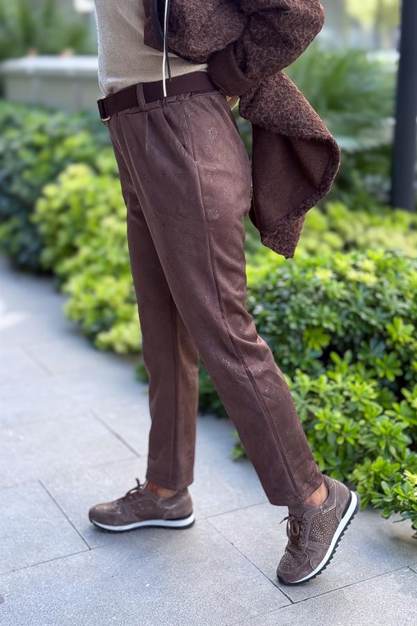 Kahve Kemerli Papatya Baskılı Güderi Pantolon Kahverengi Renk