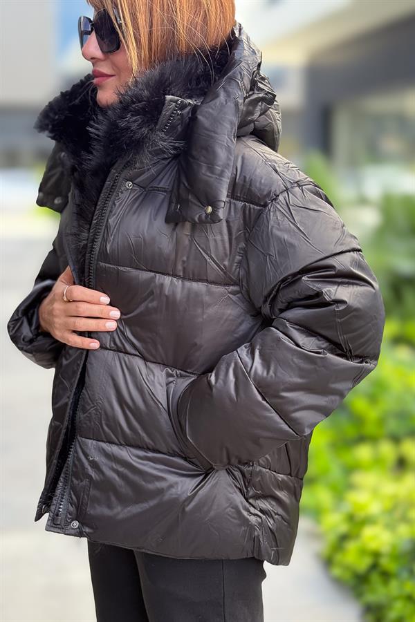 Kapüşonu Kürklü Şişme Mont Siyah Renk