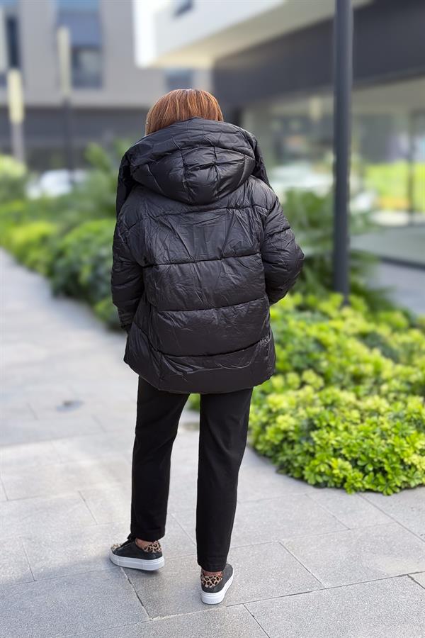 Kapüşonu Kürklü Şişme Mont Siyah Renk