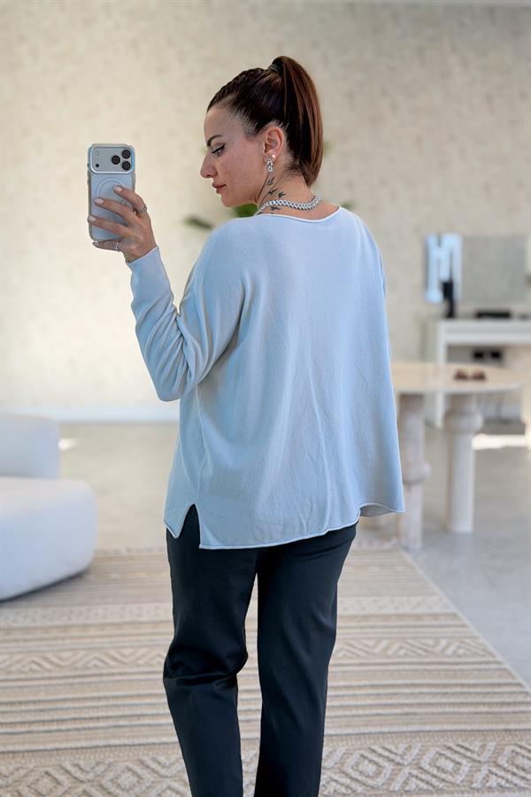 Kayık Yaka Kuzu Yünü Triko Açık Gri Renk