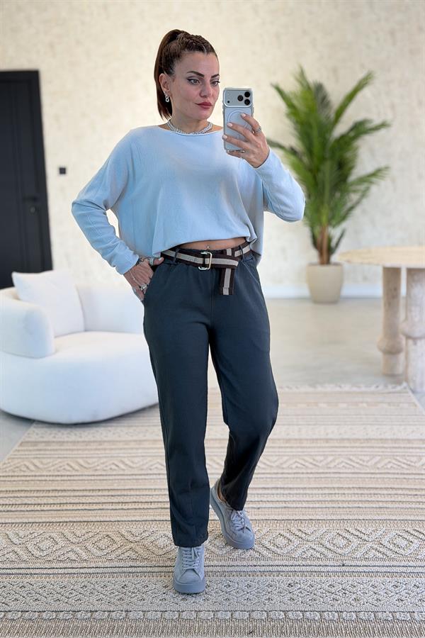 Kayık Yaka Kuzu Yünü Triko Açık Gri Renk