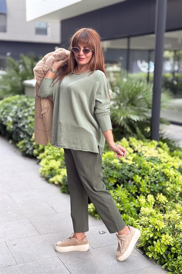 Kayık Yaka Kuzu Yünü Triko Çağla Renk