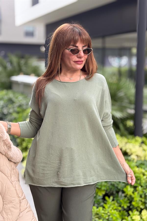 Kayık Yaka Kuzu Yünü Triko Çağla Renk