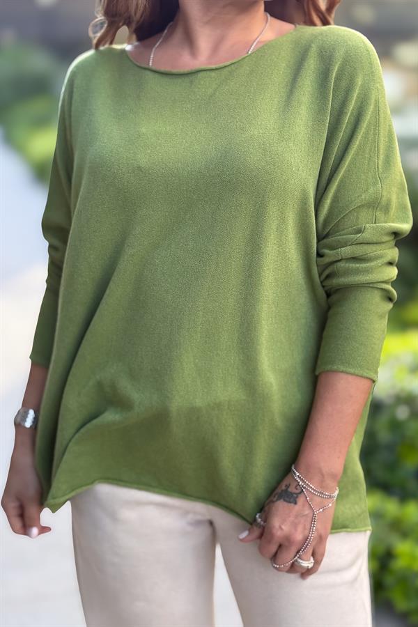 Kayık Yaka Kuzu Yünü Triko Fıstık Yeşil Renk