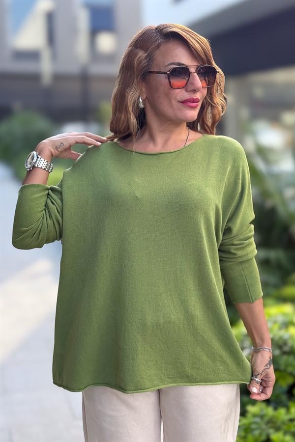 Kayık Yaka Kuzu Yünü Triko Fıstık Yeşil Renk