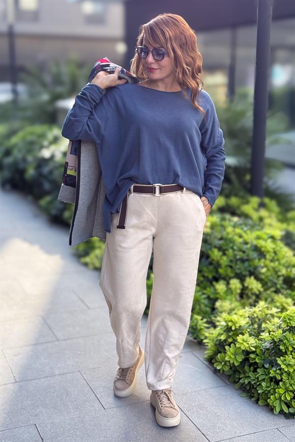 Kayık Yaka Kuzu Yünü Triko İndigo Renk