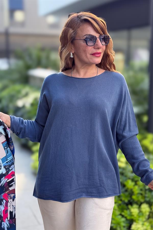 Kayık Yaka Kuzu Yünü Triko İndigo Renk