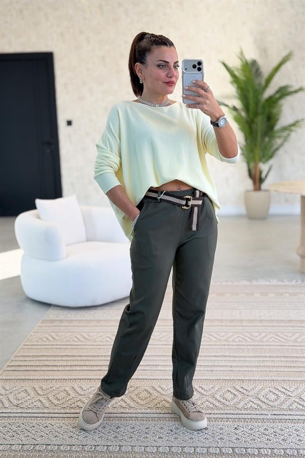 Kayık Yaka Kuzu Yünü Triko Limon Sarı Renk