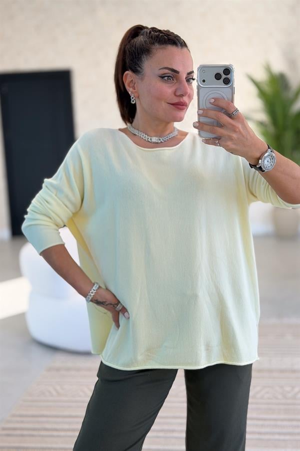 Kayık Yaka Kuzu Yünü Triko Limon Sarı Renk