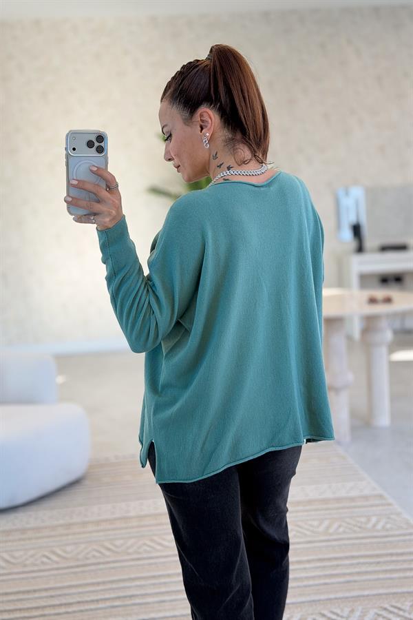 Kayık Yaka Kuzu Yünü Triko Mint Renk