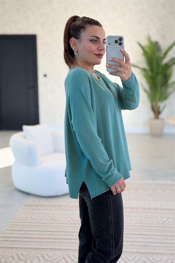 Kayık Yaka Kuzu Yünü Triko Mint Renk